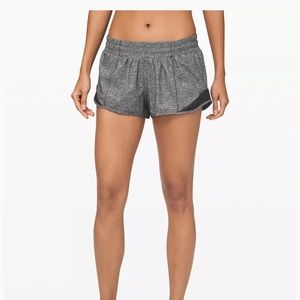 Lululemon Hotty Hot Low ride Lined Shorts 2.5